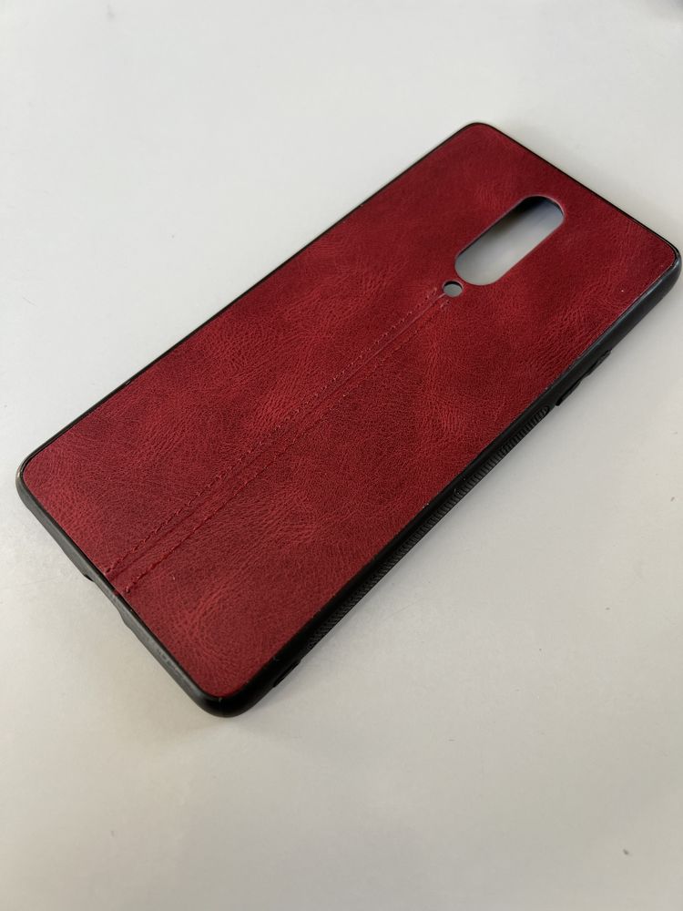 Capa One Plus 8 de couro vermelha