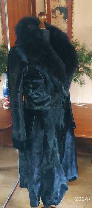 Жіноче демісезонне пальто шкіра поні,