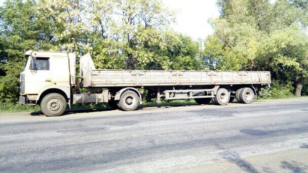 Грузоперевозки машинами с краном-манипулятором и длинномерами 22 тонны