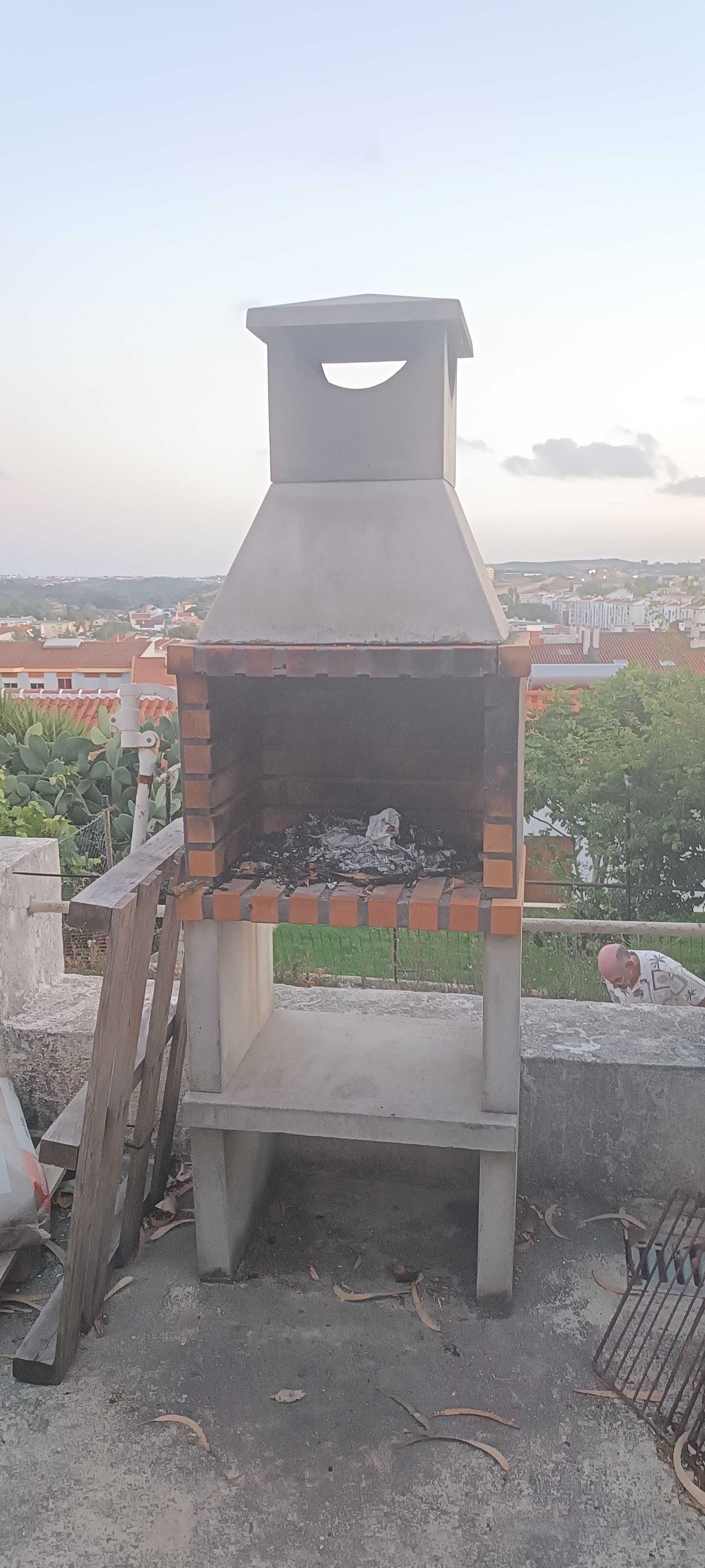 churrasqueira de cimento e tijolo refractario