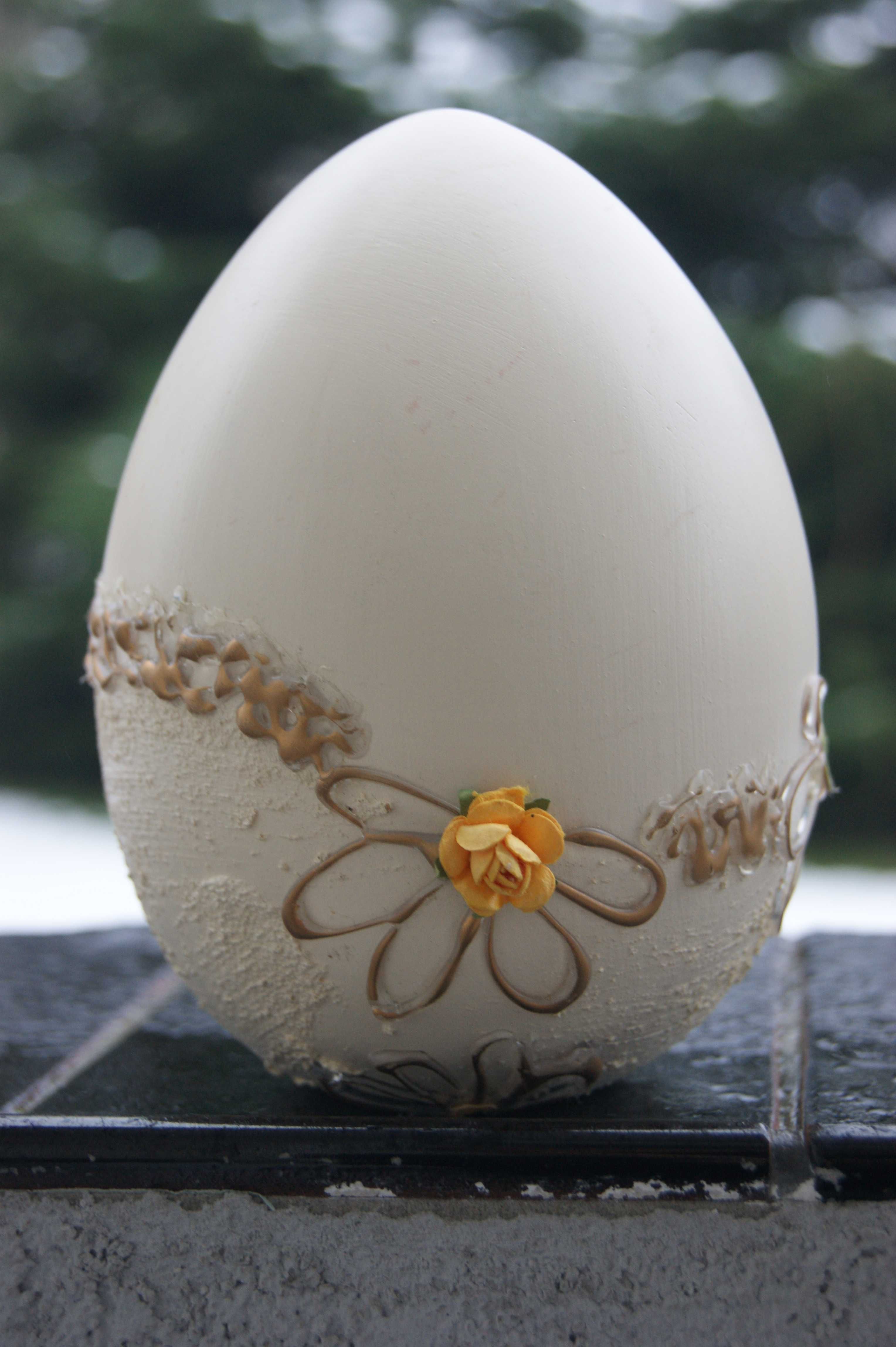 Duże, ceramiczne jajo- wys.16 cm (wielkość jaja strusia)