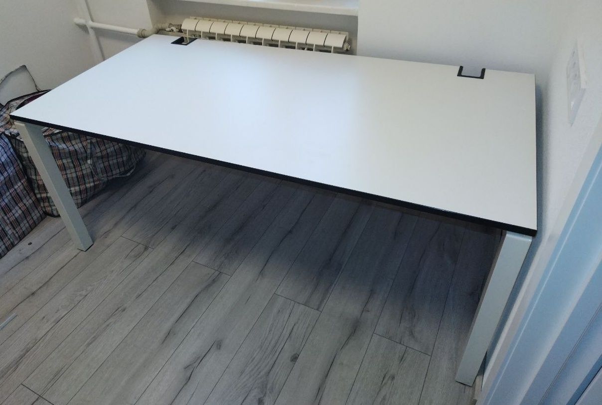 Офісний стіл Kinnarps (Швеція) модель Intime