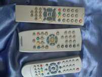 2 comandos de TV universais,  marca branca