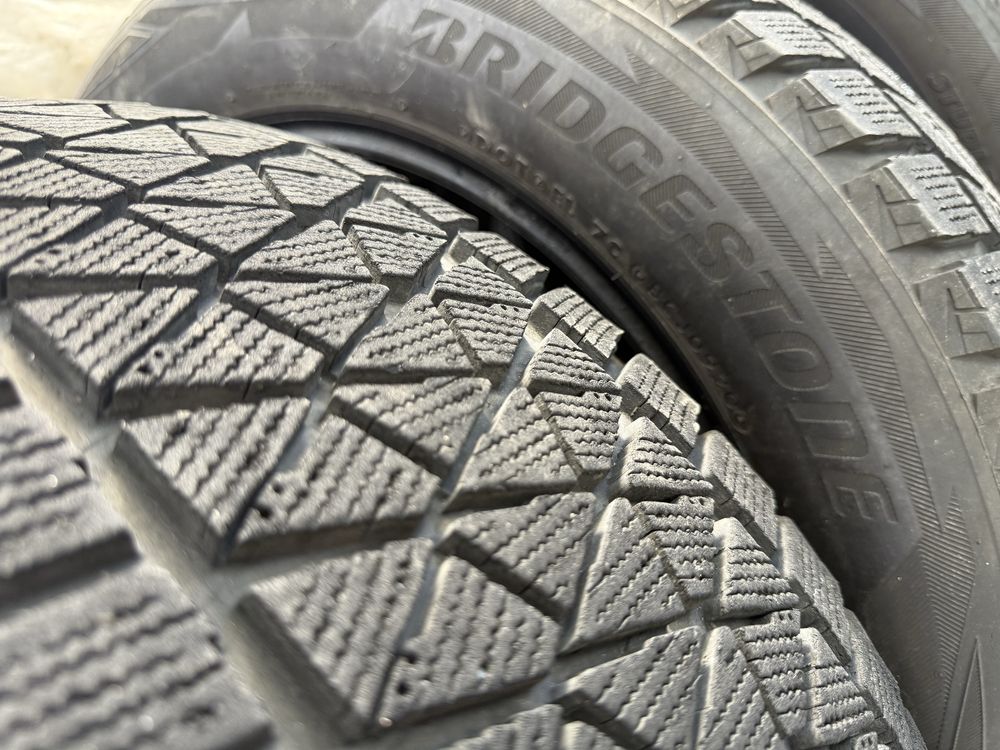 Гума/шини зимові R18 Bridgestone Blizzak DM-V2 235/55 R18 100T