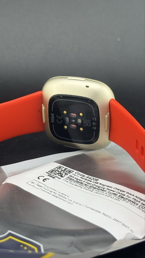 FITBIT VERSA 3 Premium Gołd GPS smartwatch