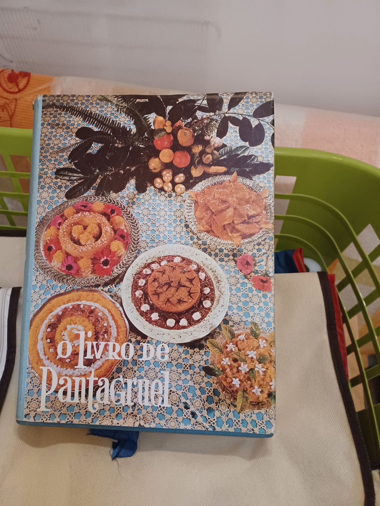 Cinco livros de cozinha