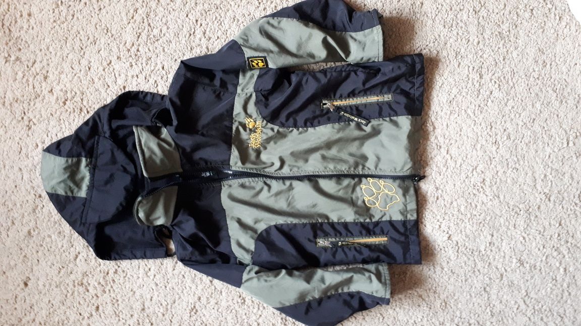 Демисезонная куртка, ветровка Jack Wolfskin 4-6 лет