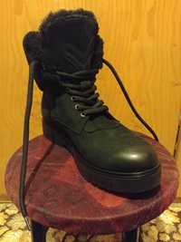 НОВЫЕ Зимние женские ботинки Размер - 40 ( стелька 25.5 см).