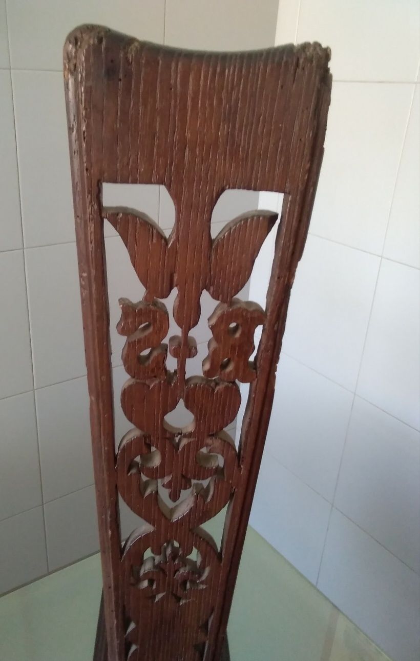 Espedaladouro. Com monograma .