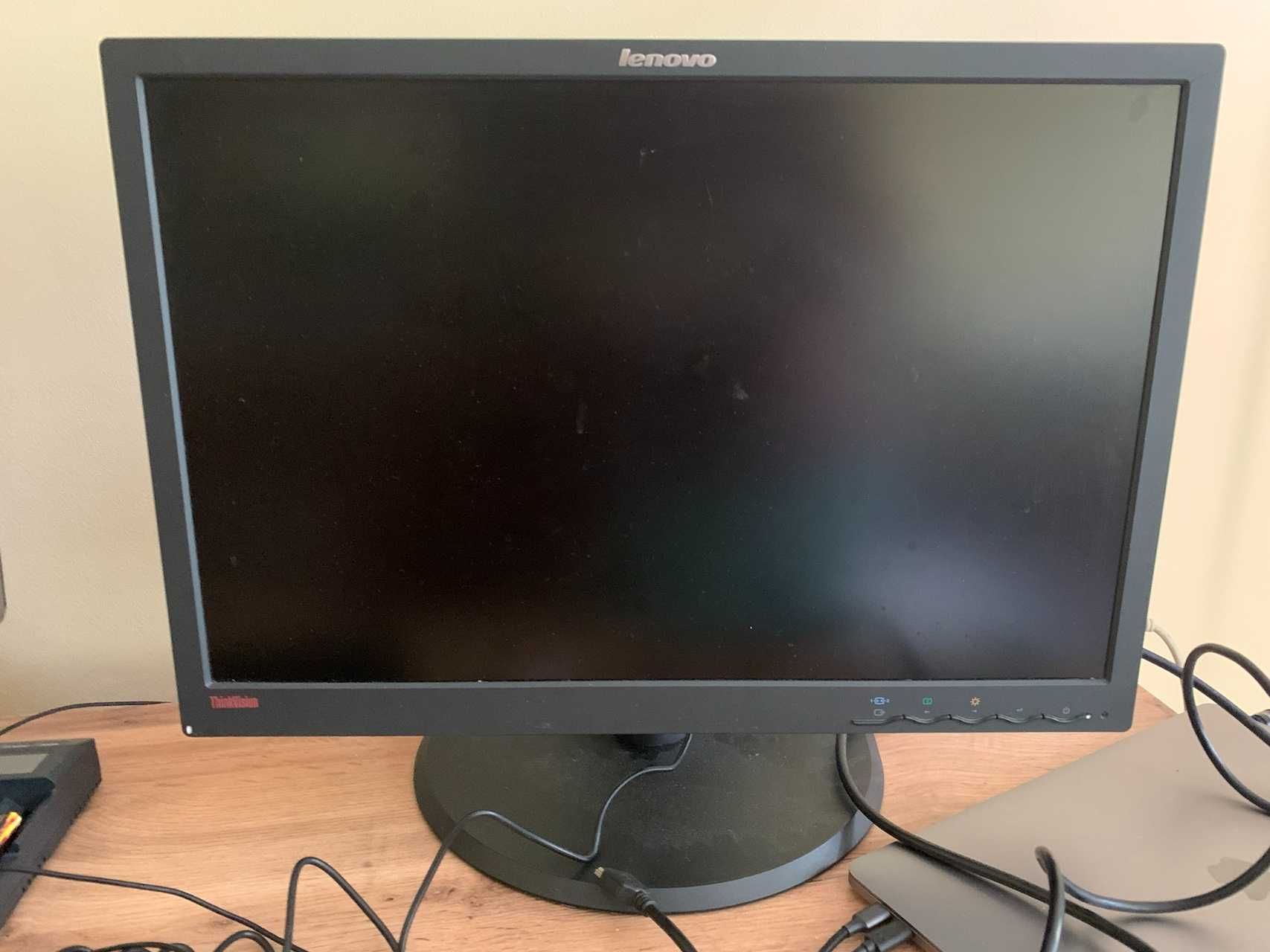 Монітор 22" Lenovo ThinkVision L220xwc PVA (ips) професійний
