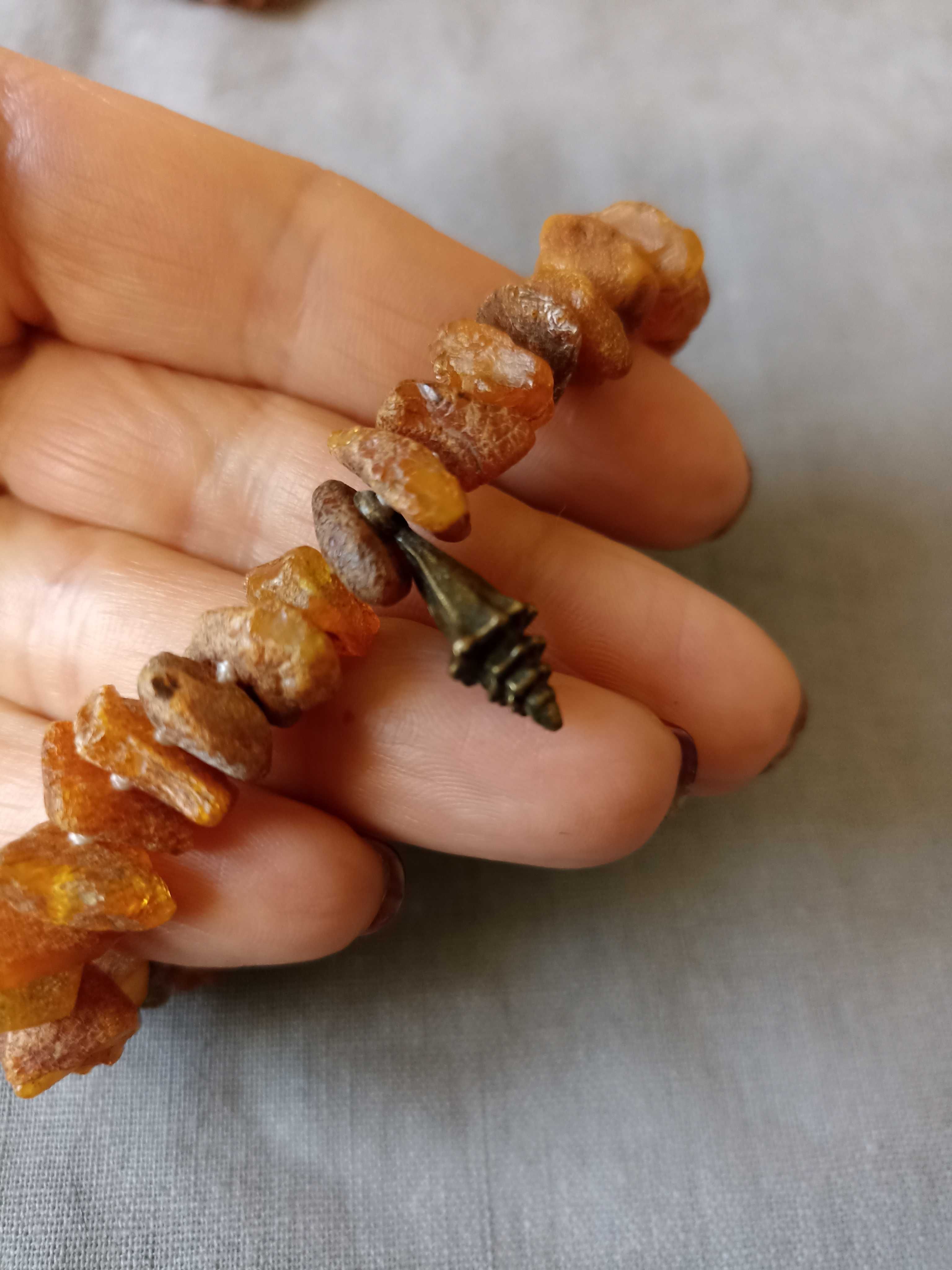 Bransoleta z naturalnego bursztynu z muszelką