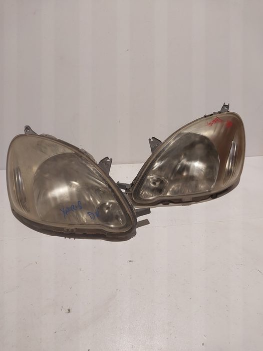Toyota yaris I 1 lift lampa przednia przód reflektor prawa lewa prawy