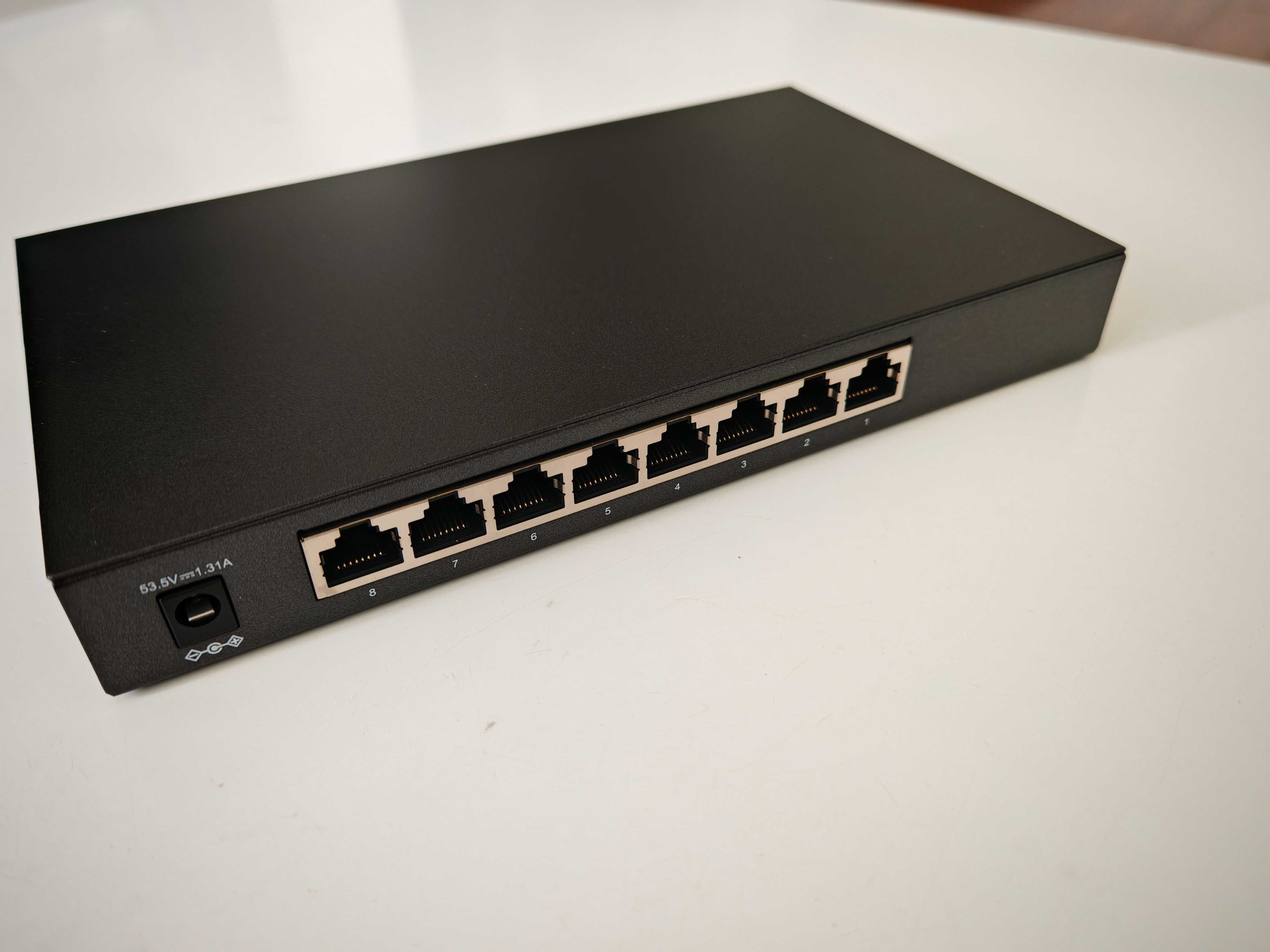 Switch TP-Link 8p TL-SG2008P (8x10/100/1000Mbit, 4xPoE+, Omada]