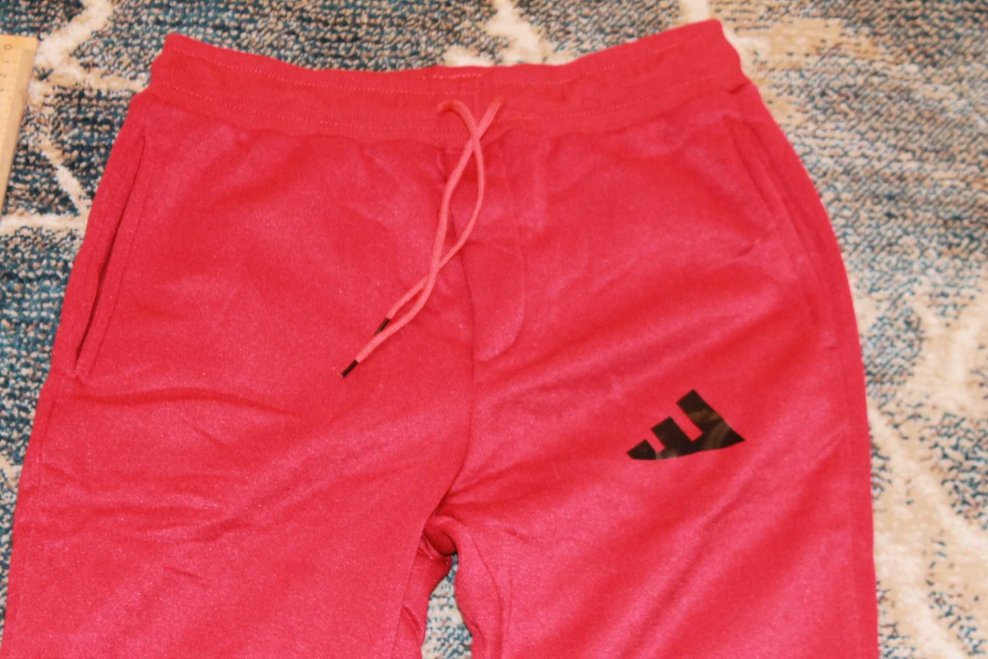спортивные штаны