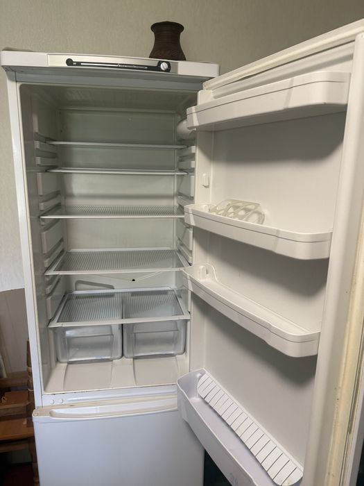 Холодильник indesit