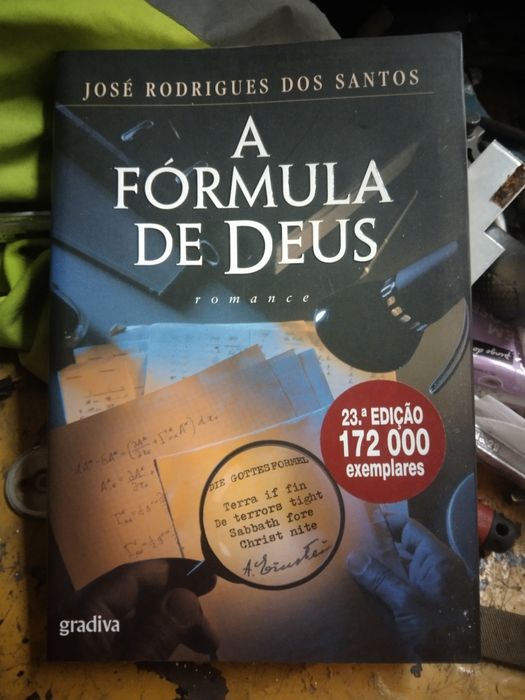 Livro romance  A formula de deus