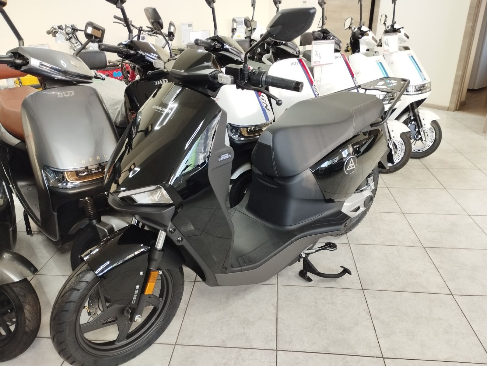 Продам нові електроскутери