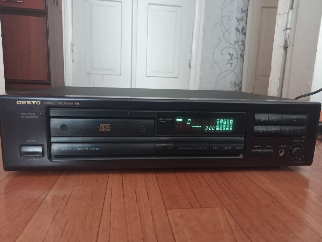 Onkyo DX-6810 Cd player