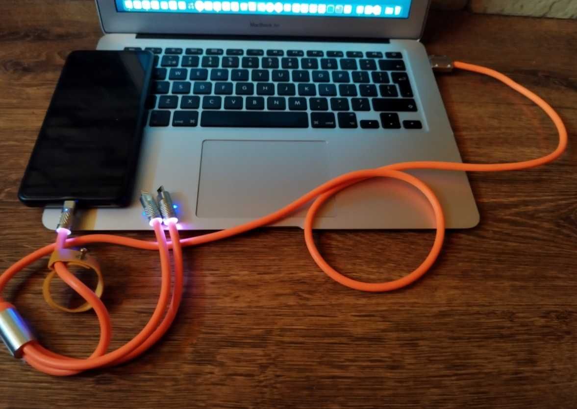 Kabel silikonowy do ładowania z trzema wtyczkami LED