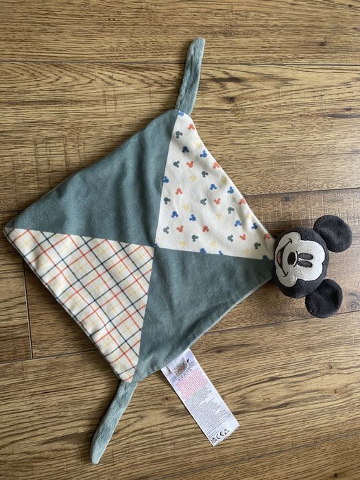 Kocyk przytulanka z grzechotką