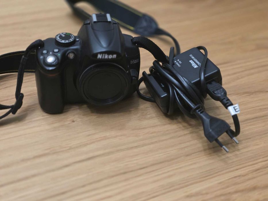 Lustrzanka Nikon D5000 okazja najtaniej ładowarka