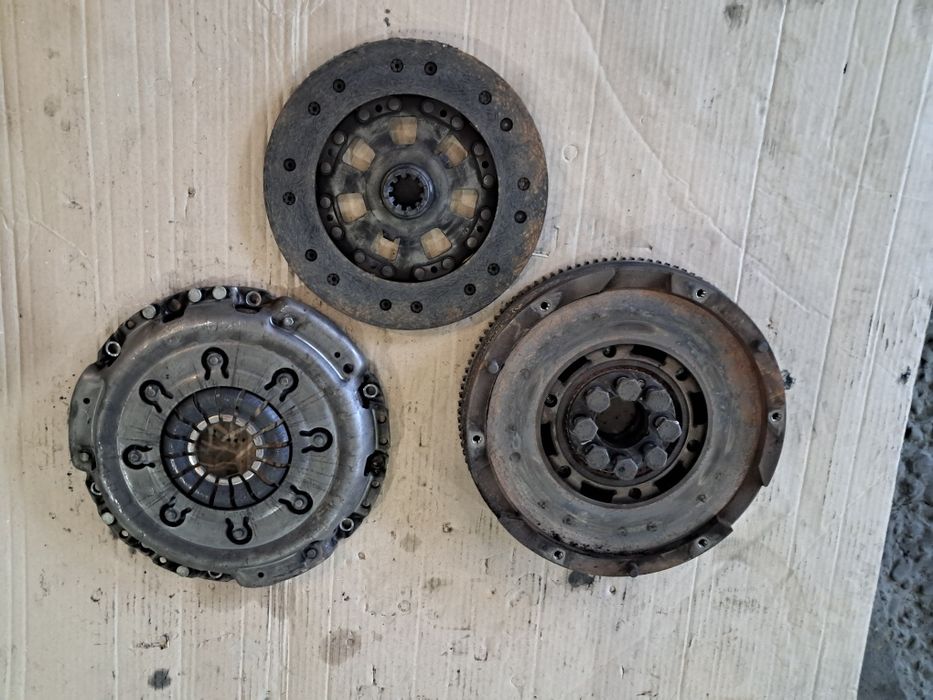 Комплект зчеплення маховик двомасовий демпфер BMW 2.5 TDS М51