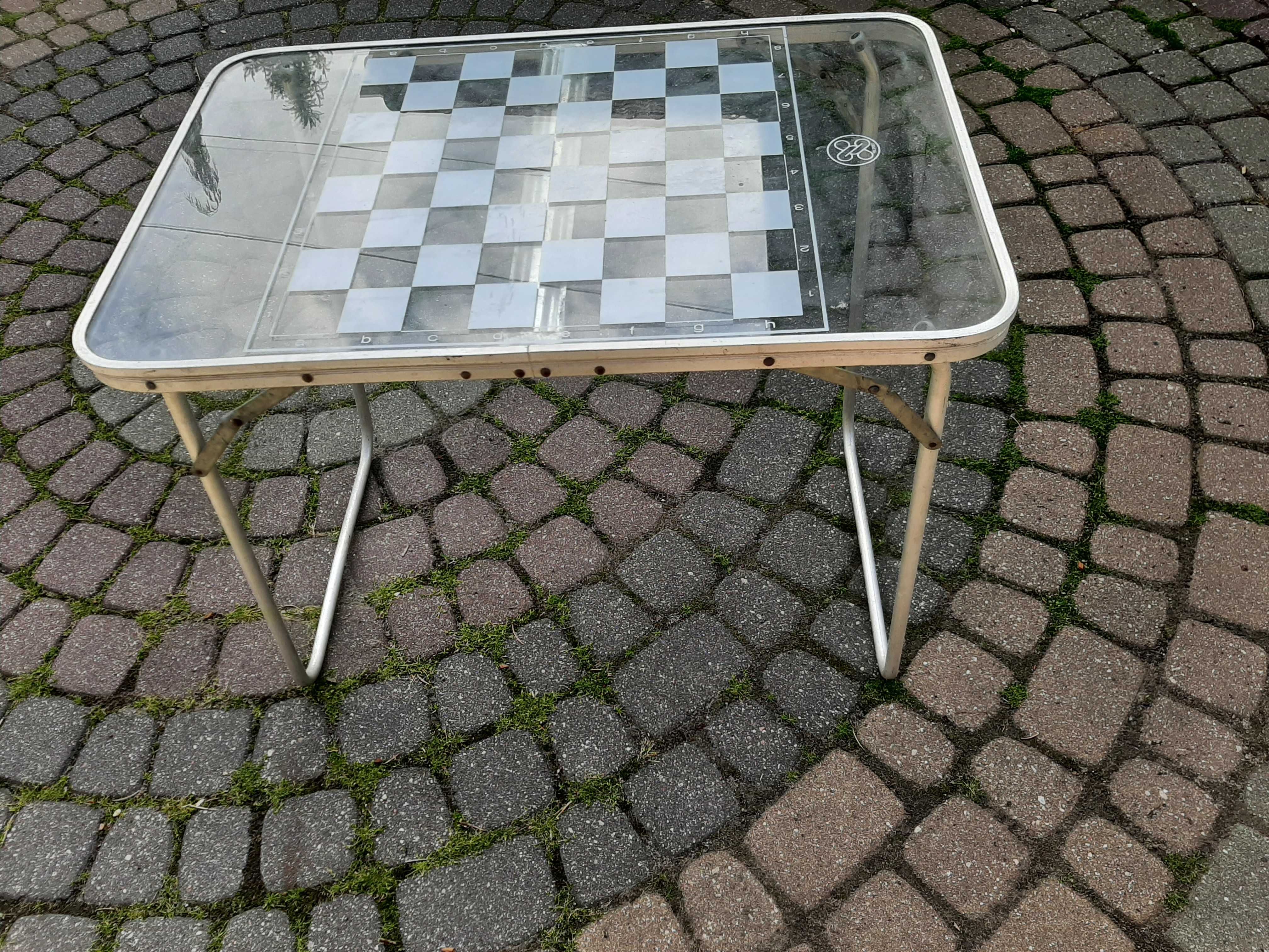 Stolik PolSport  z szachownicą