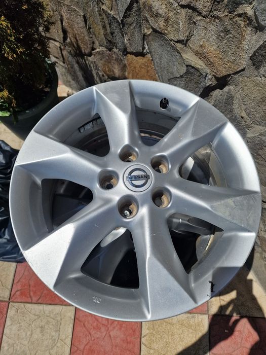 Диски від  Нисан жук на 17