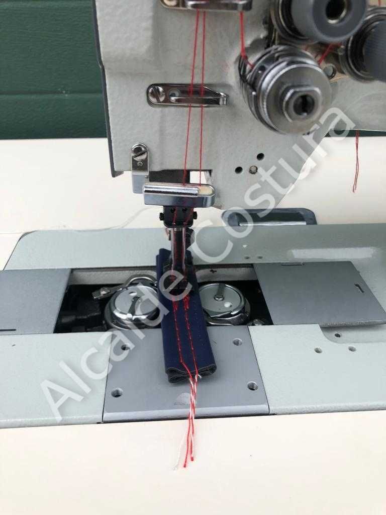 Máquina de costura industrial de triplo arrasto de duas agulhas