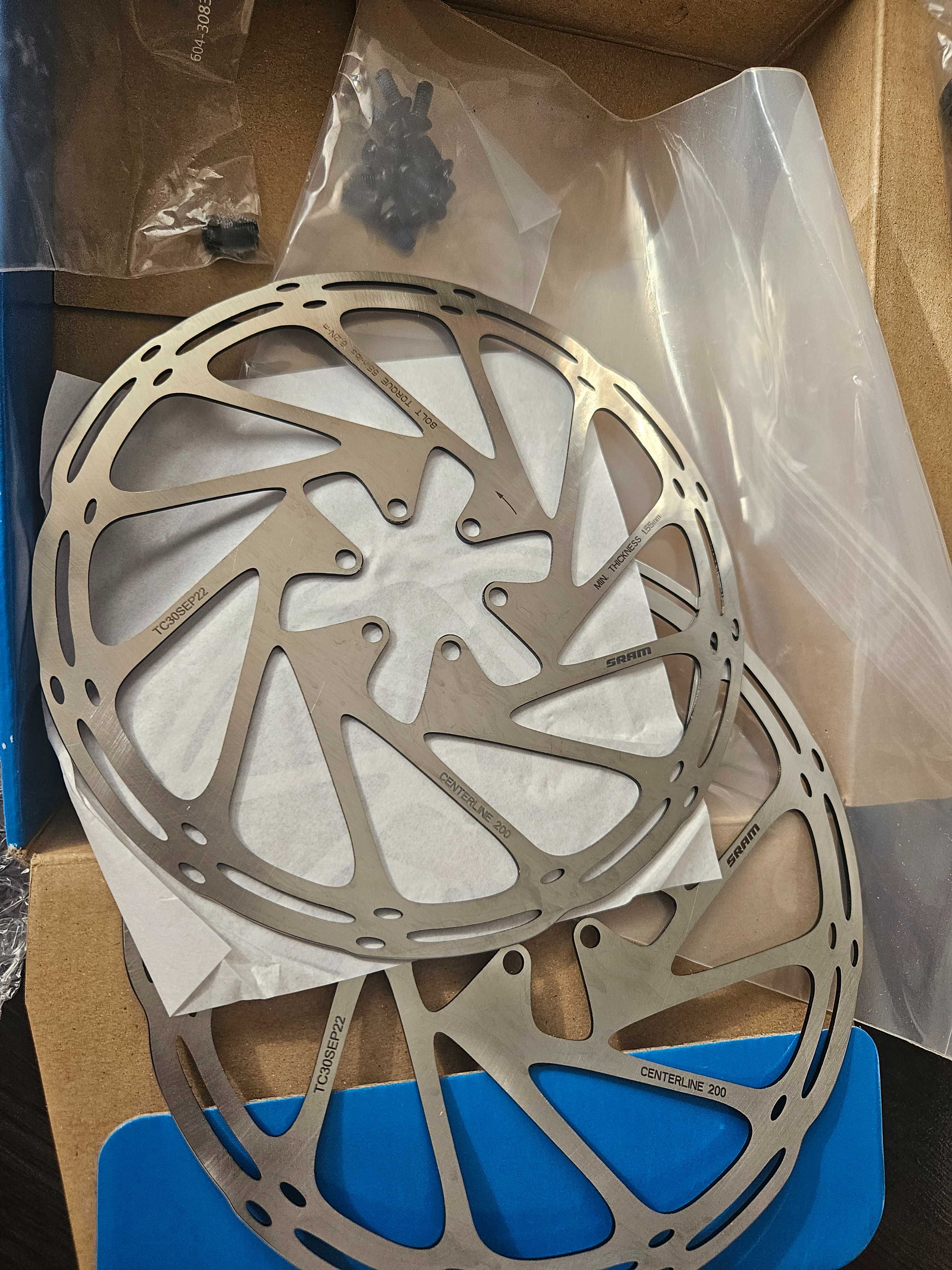 Hamulce tarczowe Sram CODE RSC 4-tłoczkowe zestaw + tarcze