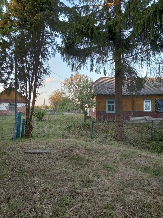 Терміново!Продається пів будинка.