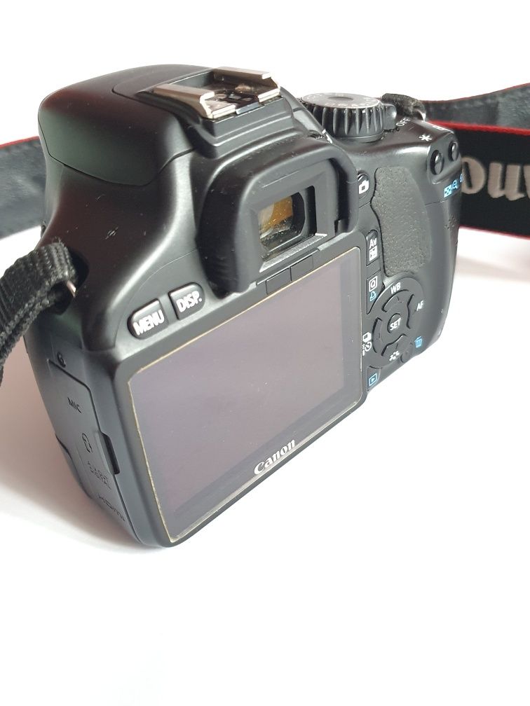 Фотоапарат CANON EOS 550D body зеркальний в ідеалі