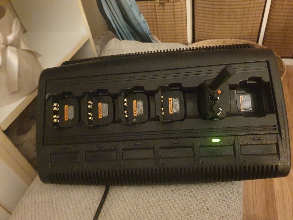ładowarka motorola WPLN4197A do radiotelefonu motorola