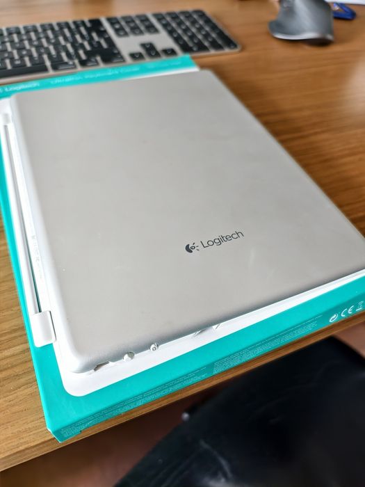 Klawiatura do iPada Logitech Ultrathin Keyboard Cover (bezprzewodowa)