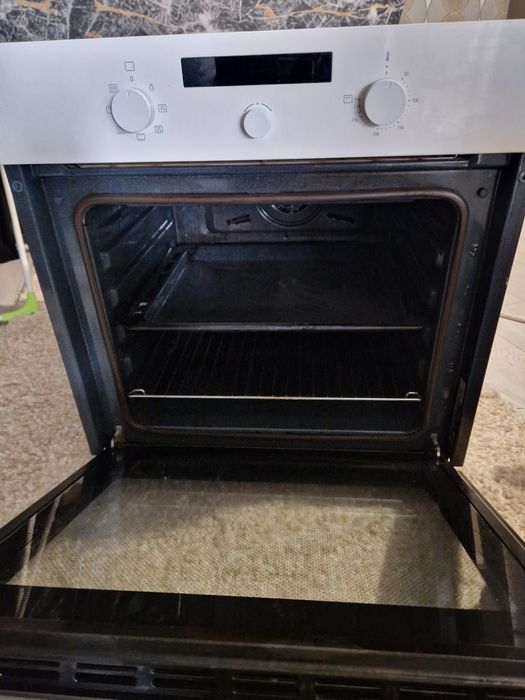 Духовка Samsung bf3nw080