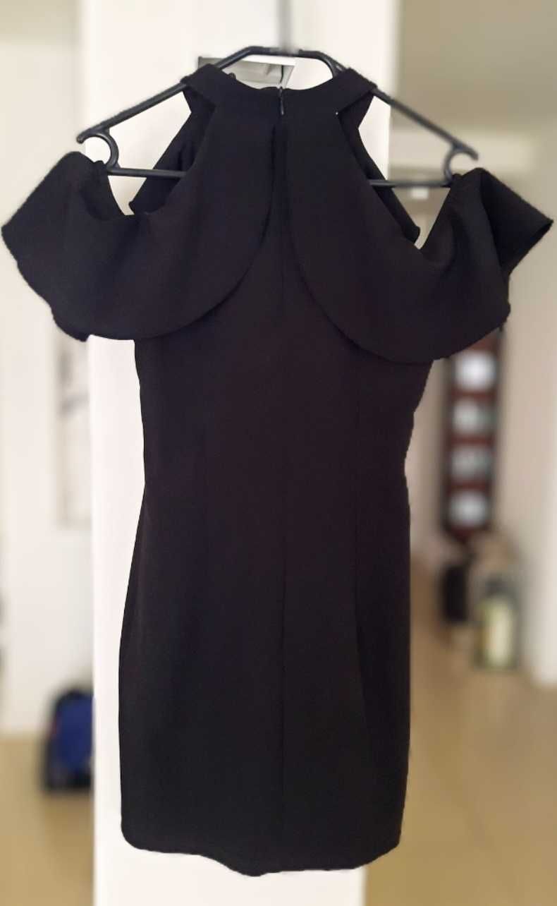 Czarna krótka sukienka. odkryte ramiona ROZM  S, SUGERFREE