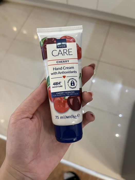 Avon Care - Krem do rąk - CHERRY - 75 ml - wiśniowy
