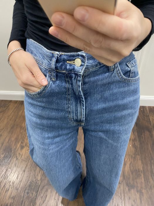 Джинсы синие Mango