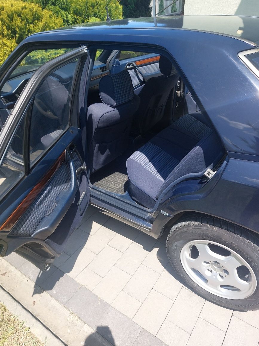 Mercedes w124 220