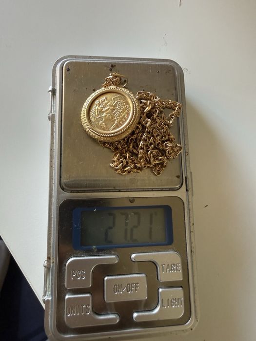 Fios de ouro 19,2k com medalhas de libra