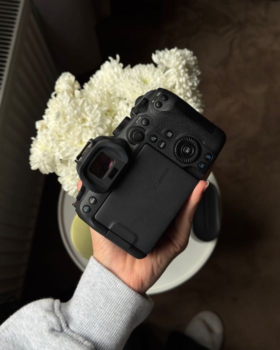 Фотоапарат Canon R6 Mark 2
