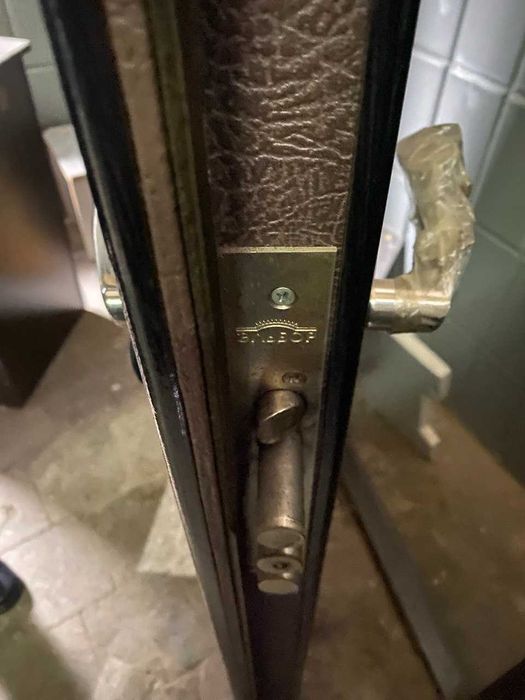 Двері вхідні броньовані 1050*2100 з коробкою