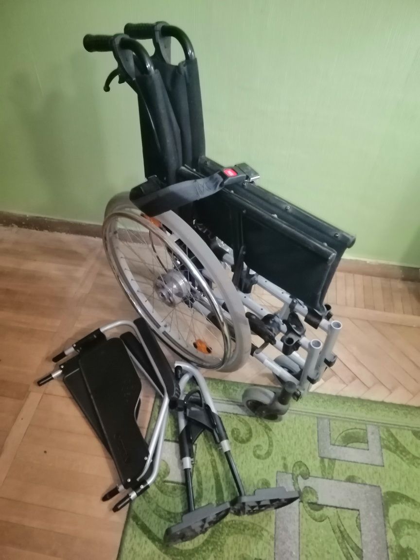 Инвалидное кресло каталка складное