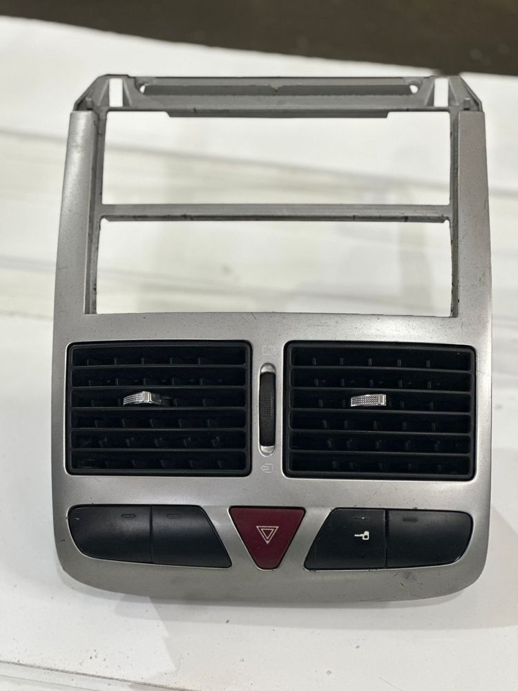 Consola central Peugeot 307 1.4 HDI