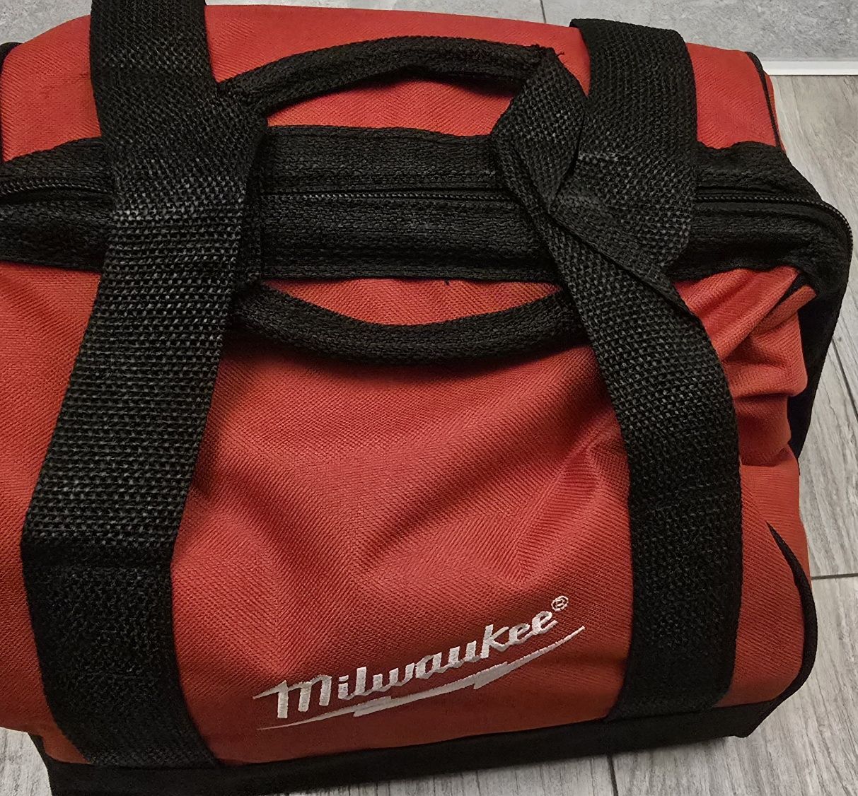 Wiertarko wkrętarka udarowa i zakrętarka Milwaukee M18 baterie 2 szt