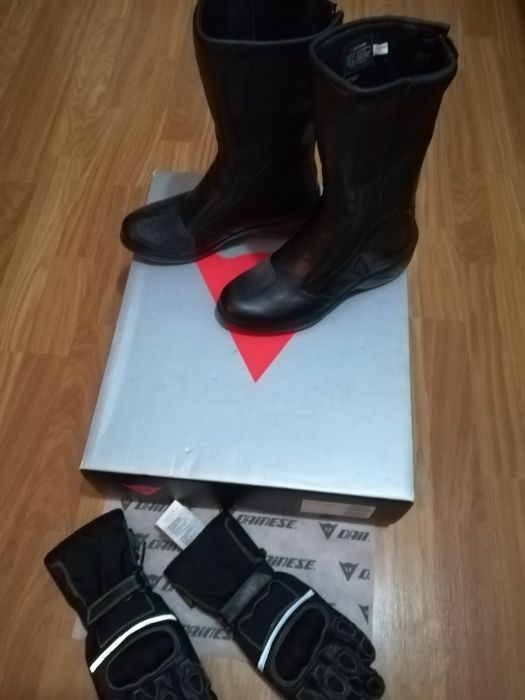 botas dainese (mulher) nº37 e oferta de luvas