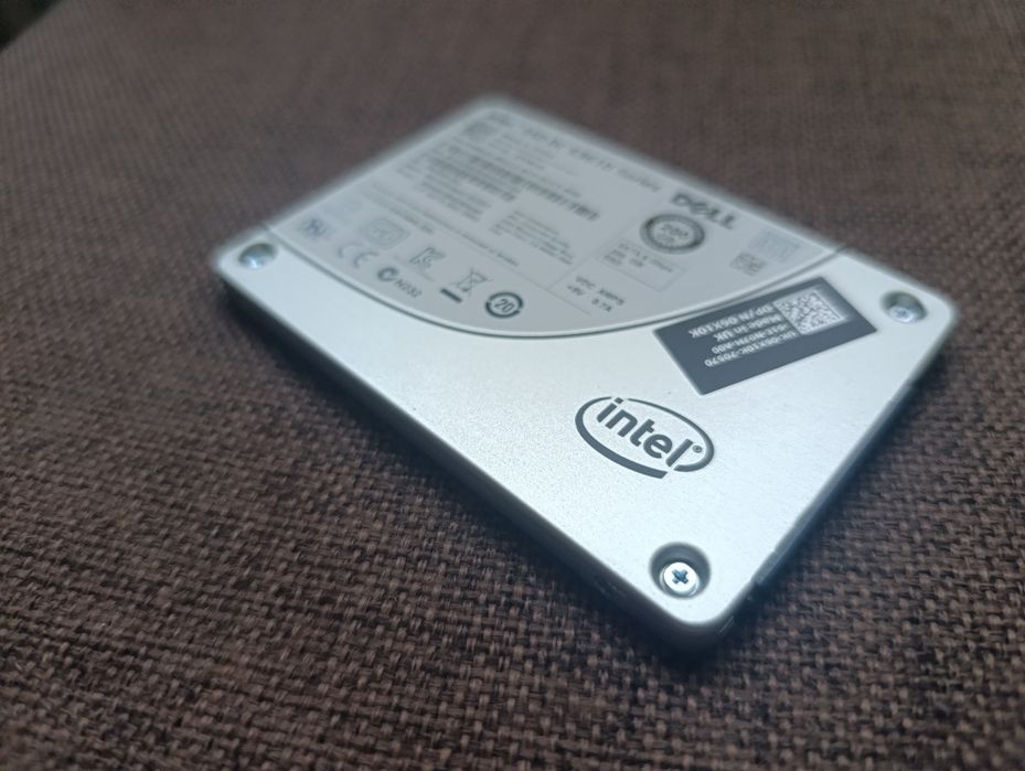 Haкoпичувaч 2.5" Intel DC SЗ610 200 GB 6G SATA