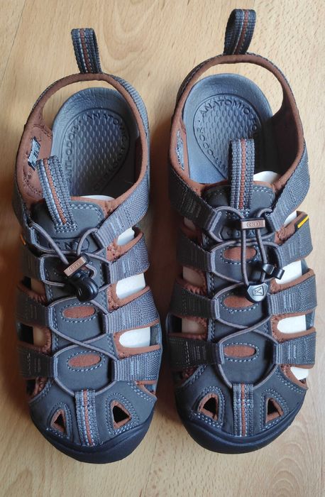 Sandálias KEEN, Tamanho 42 (novas)