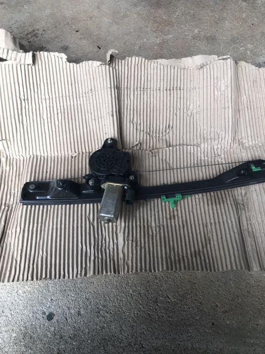 ,elevador frt esq fiat punto