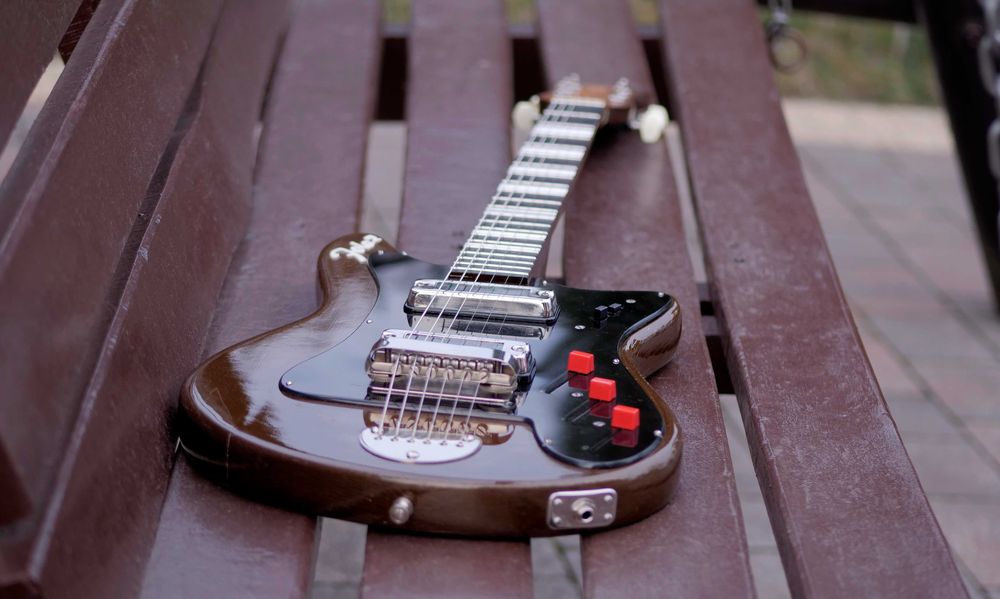Gitara elektryczna  Defil JOLA  z 1977 roku Piękna